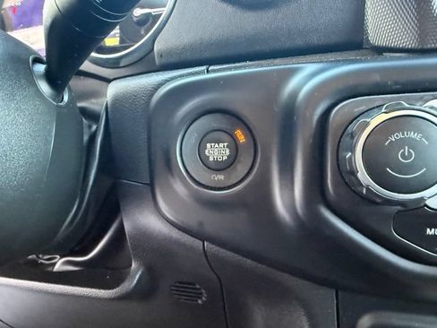 Used 2023 Jeep Wrangler Unlimited Sahara AWD/4WD image 37