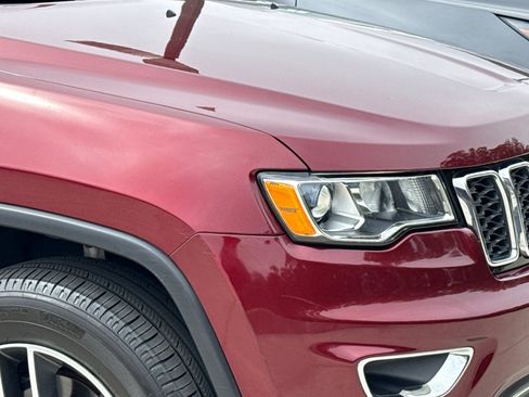 Used 2019 Jeep Grand Cherokee Limited AWD/4WD image 10