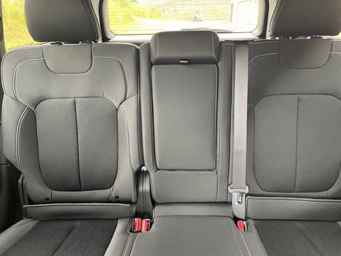 New 2025 Jeep Grand Cherokee Laredo X w/ Luxury Tech Group I image 17