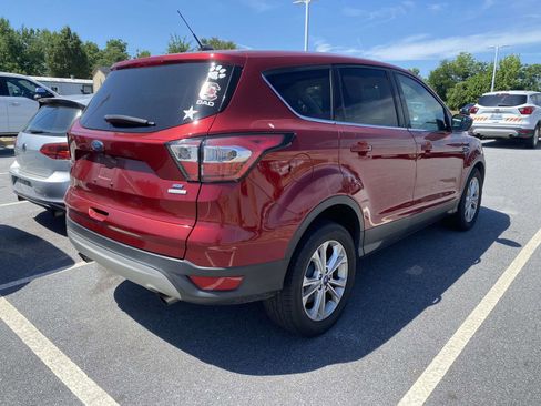 Used 2017 Ford Escape SE FWD image 7