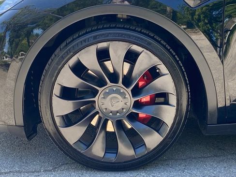 Used 2022 Tesla Model Y Performance AWD/4WD image 14