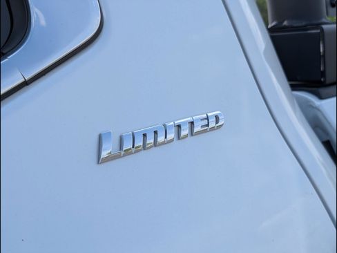Used 2024 Toyota Tundra Limited AWD/4WD image 9