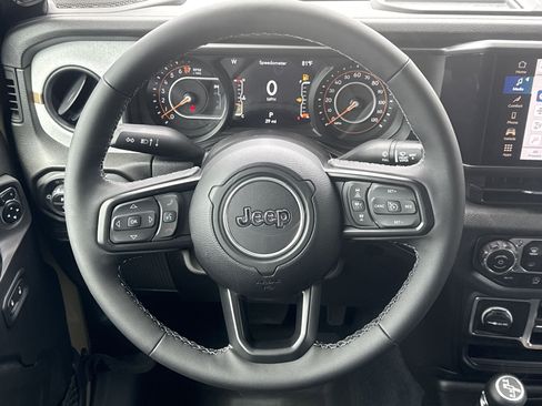 New 2025 Jeep Gladiator Sport image 19