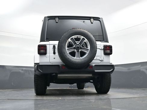 Used 2019 Jeep Wrangler Unlimited Sahara image 27