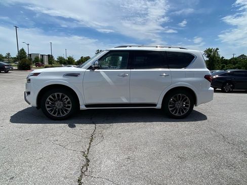 Used 2023 Nissan Armada Platinum w/ Captain's Chairs Package AWD/4WD image 4