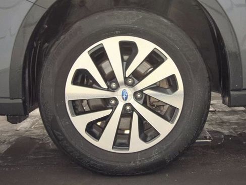 Used 2022 Subaru Outback Premium image 10