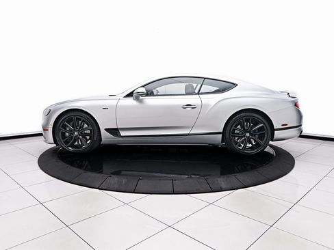 Used 2024 Bentley Continental GT image 13