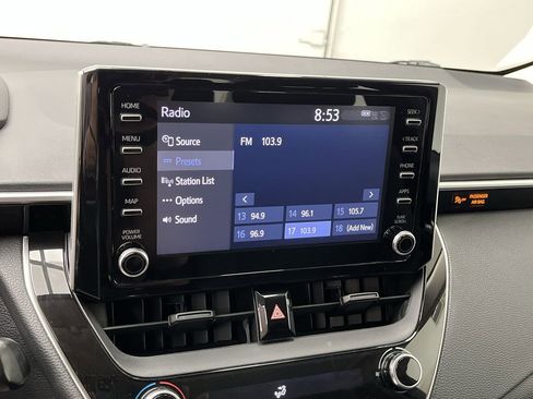 Used 2020 Toyota Corolla LE FWD image 17