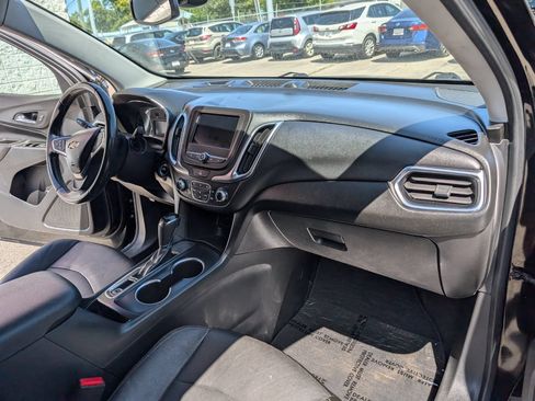 Used 2021 Chevrolet Equinox LT FWD image 13