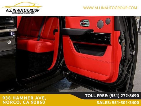 Used 2022 Rolls-Royce Cullinan w/ Dark Exterior Package image 17