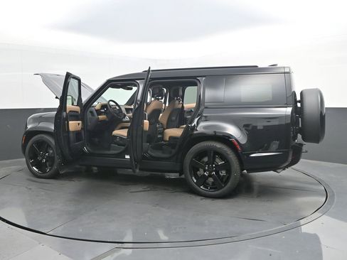 New 2026 Land Rover Defender 130 X-Dynamic SE AWD/4WD image 39