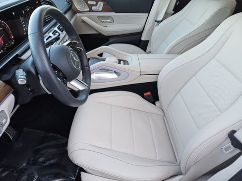 Certified 2025 Mercedes-Benz GLS 450 4MATIC image 24