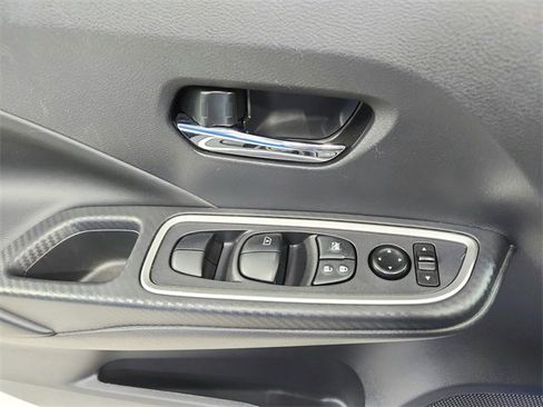 Used 2022 Nissan Versa SR w/ Convenience Package image 30