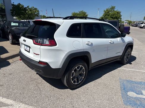 Used 2022 Jeep Cherokee Trailhawk w/ Comfort/Convenience Group AWD/4WD image 27