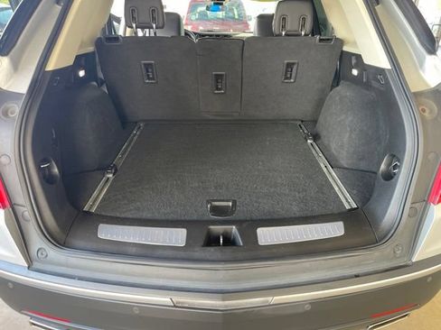 Used 2017 Cadillac XT5 Luxury w/ Driver Awareness Package FWD image 17