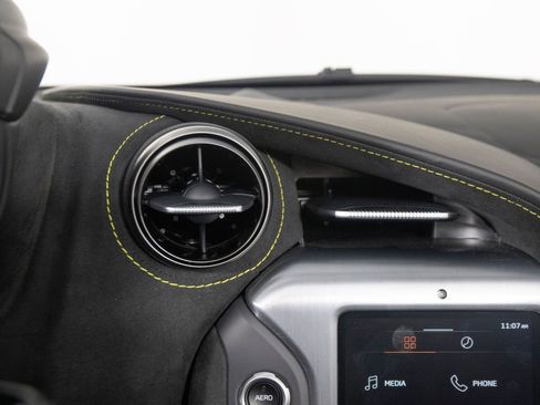 Used 2024 McLaren 750S Spider RWD image 20