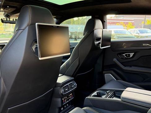 Used 2021 Lamborghini Urus AWD/4WD image 72