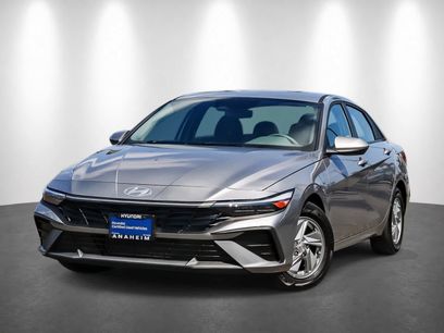 Used 2025 Hyundai Elantra SE w/ Cargo Package