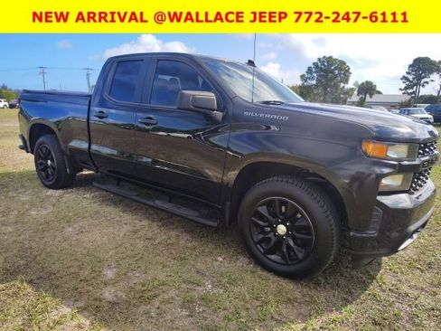 Used 2020 Chevrolet Silverado 1500 Custom w/ Custom Value Package image 1