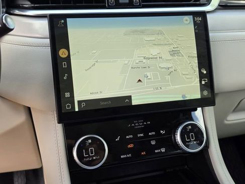 Used 2025 Jaguar F-PACE R-Dynamic S AWD/4WD image 8