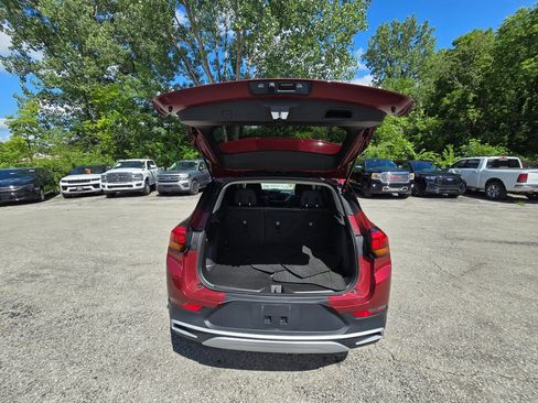 Used 2023 Buick Encore GX Preferred w/ Cold Weather Comfort Package AWD/4WD image 18