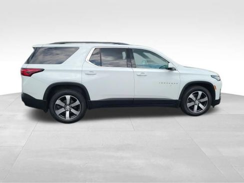 Used 2022 Chevrolet Traverse LT w/ LT Premium Package AWD/4WD image 7