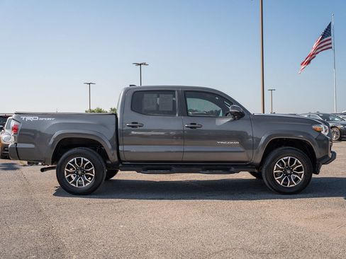Used 2022 Toyota Tacoma TRD Sport w/ Technology Package RWD image 14