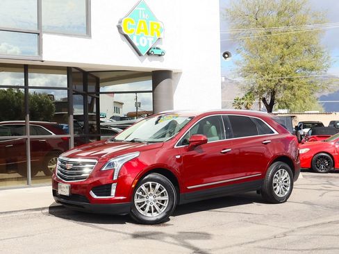 Used 2017 Cadillac XT5 Luxury w/ Driver Awareness Package image 3