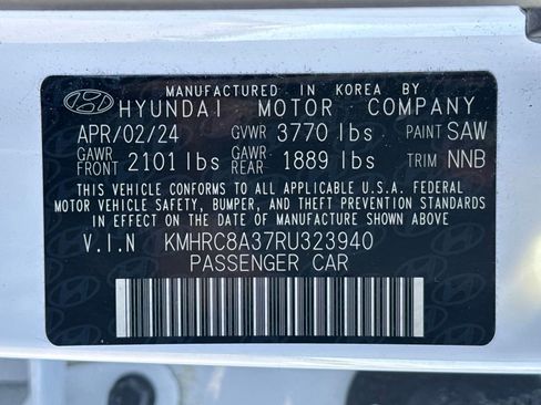Used 2024 Hyundai Venue SEL image 29