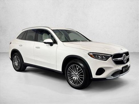 Used 2025 Mercedes-Benz GLC 300 image 3
