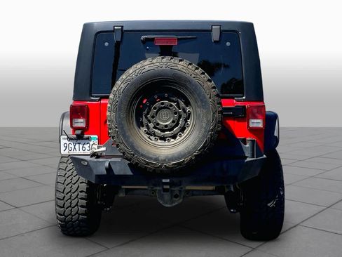 Used 2017 Jeep Wrangler Unlimited Rubicon AWD/4WD image 4