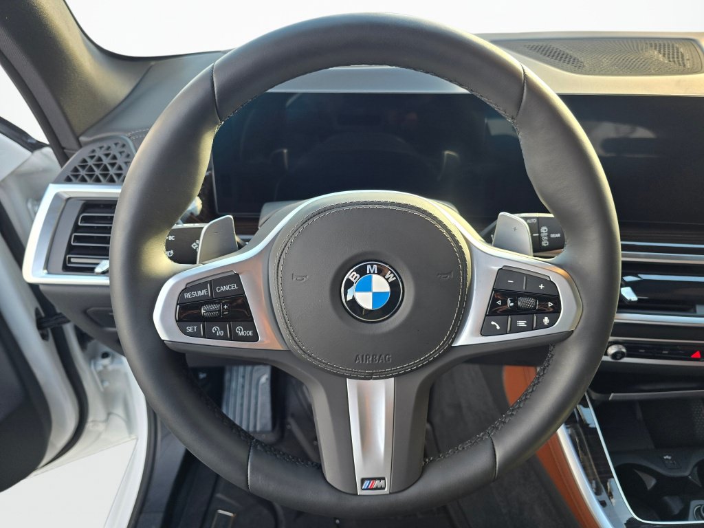 Used 2026 BMW X5 xDrive40i w/ M Sport Package AWD/4WD image 14