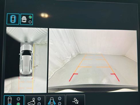 Used 2025 GMC Acadia Denali w/ Super Cruise Package image 15