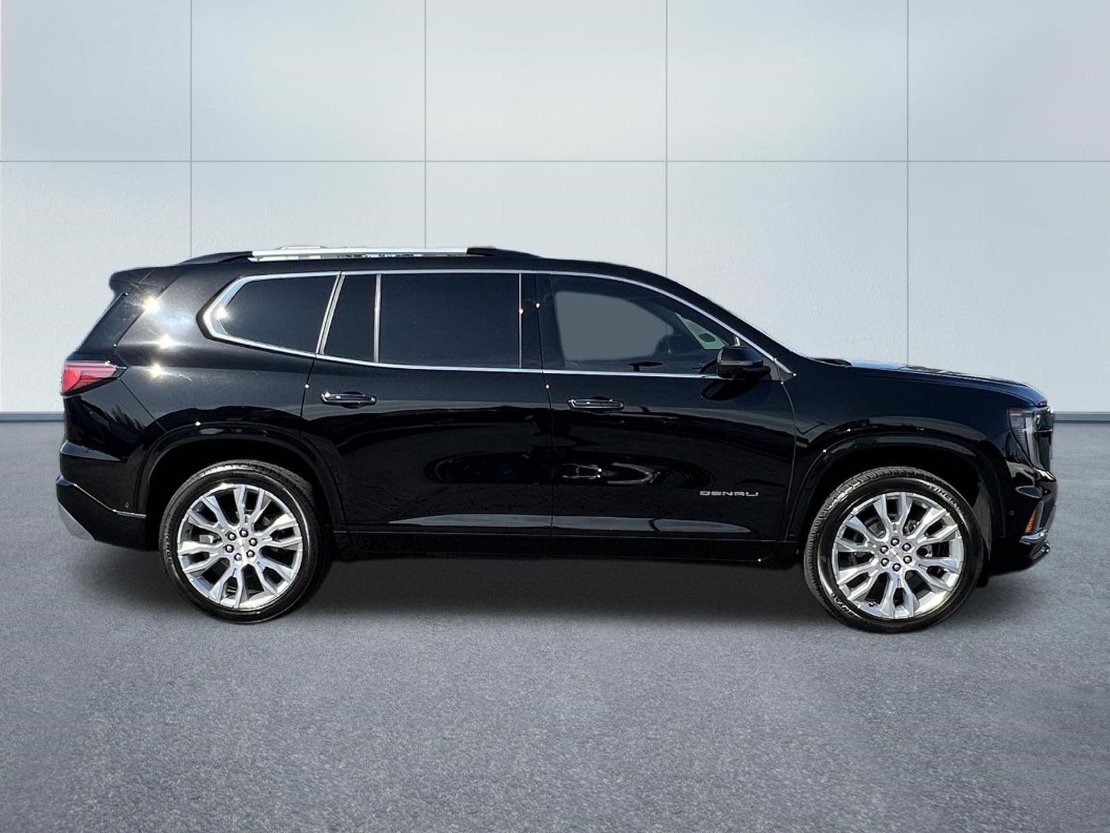 Used 2024 GMC Acadia Denali w/ Super Cruise Package FWD image 7