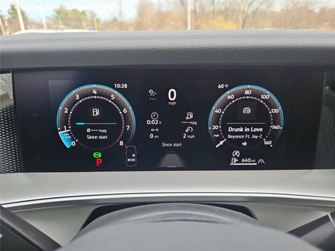 New 2026 Volkswagen Tiguan SE R-Line image 18