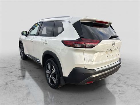 Certified 2023 Nissan Rogue SL image 3