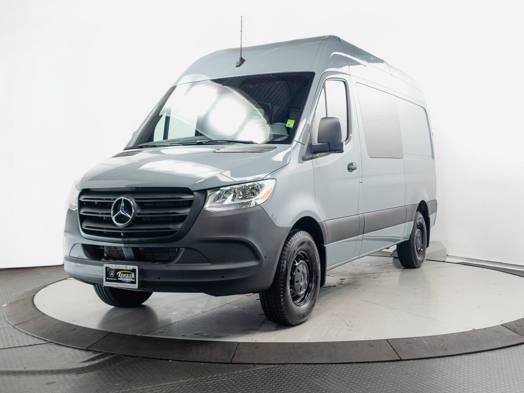 Used 2025 Mercedes-Benz Sprinter 2500 image 3