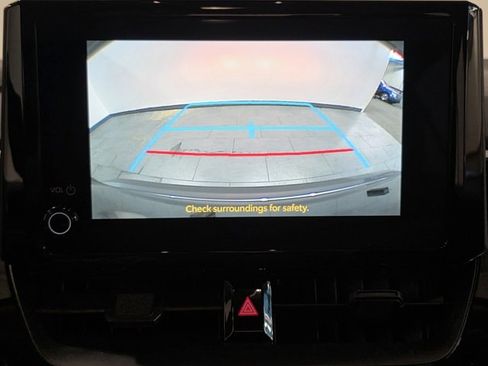 Used 2025 Toyota Corolla LE image 19