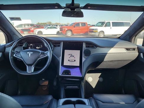 Used 2018 Tesla Model X 75D image 6