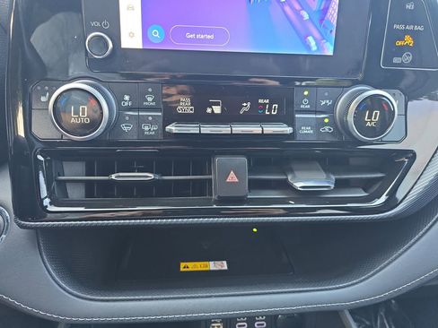 Used 2023 Toyota Highlander XSE FWD image 24