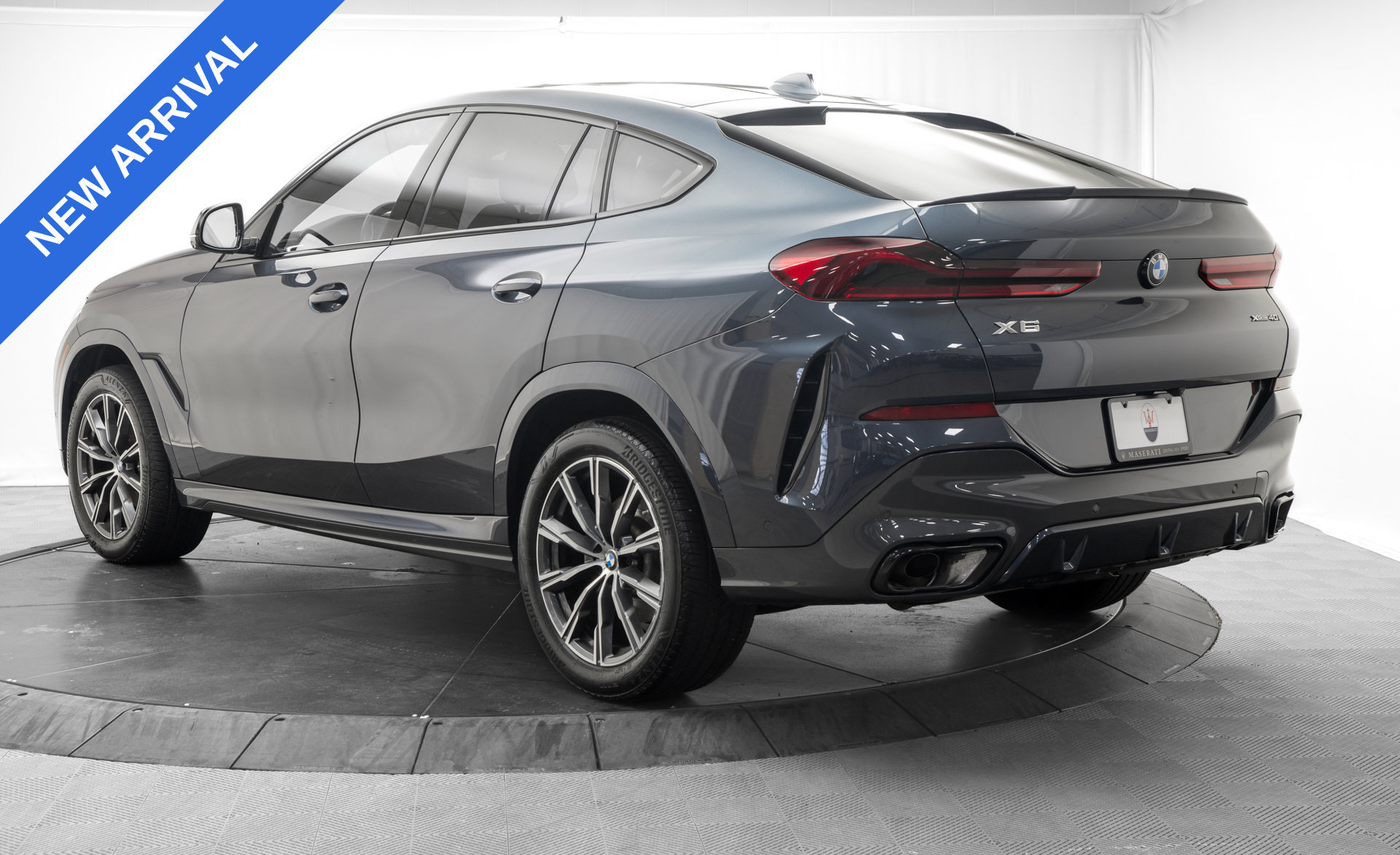 Used 2022 BMW X6 xDrive40i w/ M Sport Package AWD/4WD image 5