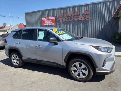Used 2022 Toyota RAV4 LE FWD image 1