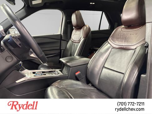 Used 2020 Ford Explorer Platinum w/ Premium Technology Package AWD/4WD image 10