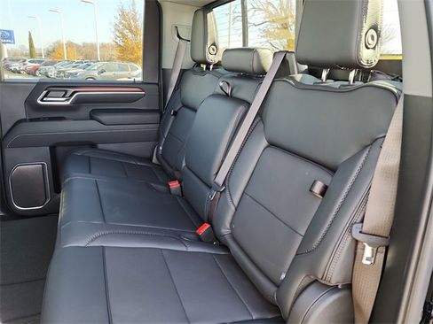 New 2026 GMC Sierra 2500 Denali w/ Denali Reserve Package image 18