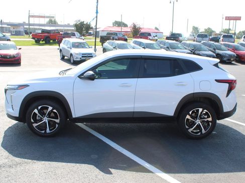 Used 2024 Chevrolet Trax RS FWD image 5
