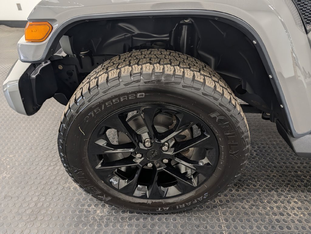 Used 2022 Jeep Gladiator Overland AWD/4WD image 7