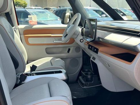 New 2025 Volkswagen ID. Buzz 1st Edition image 31