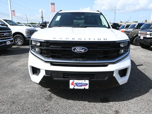 New 2027 Ford Expedition Max Platinum w/ Driver's Package RWD image 11