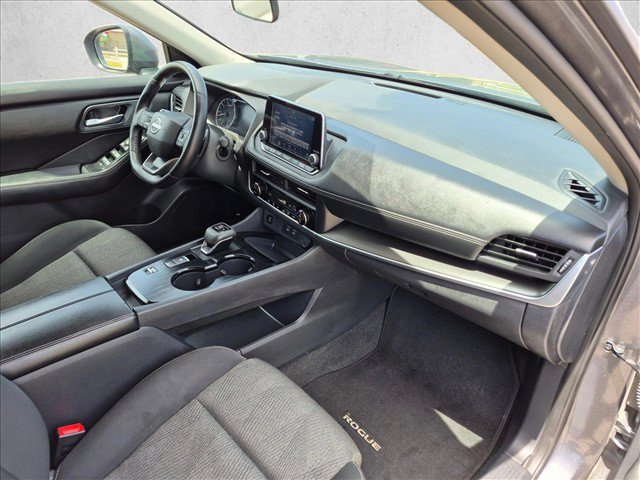Used 2025 Nissan Rogue SV FWD image 22