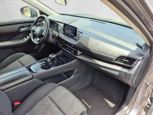 Used 2025 Nissan Rogue SV FWD image 22